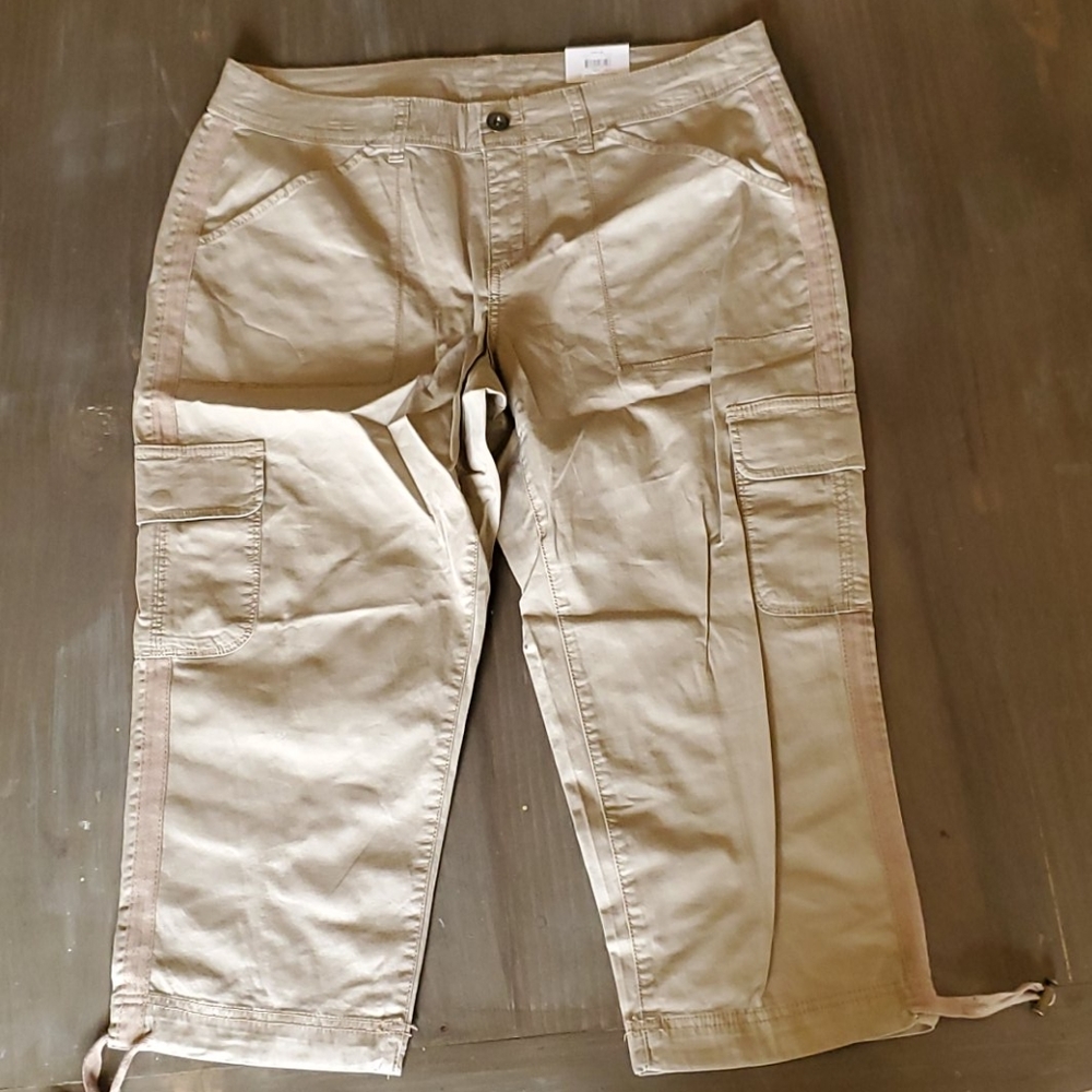 Womens cargo capri pants khaki